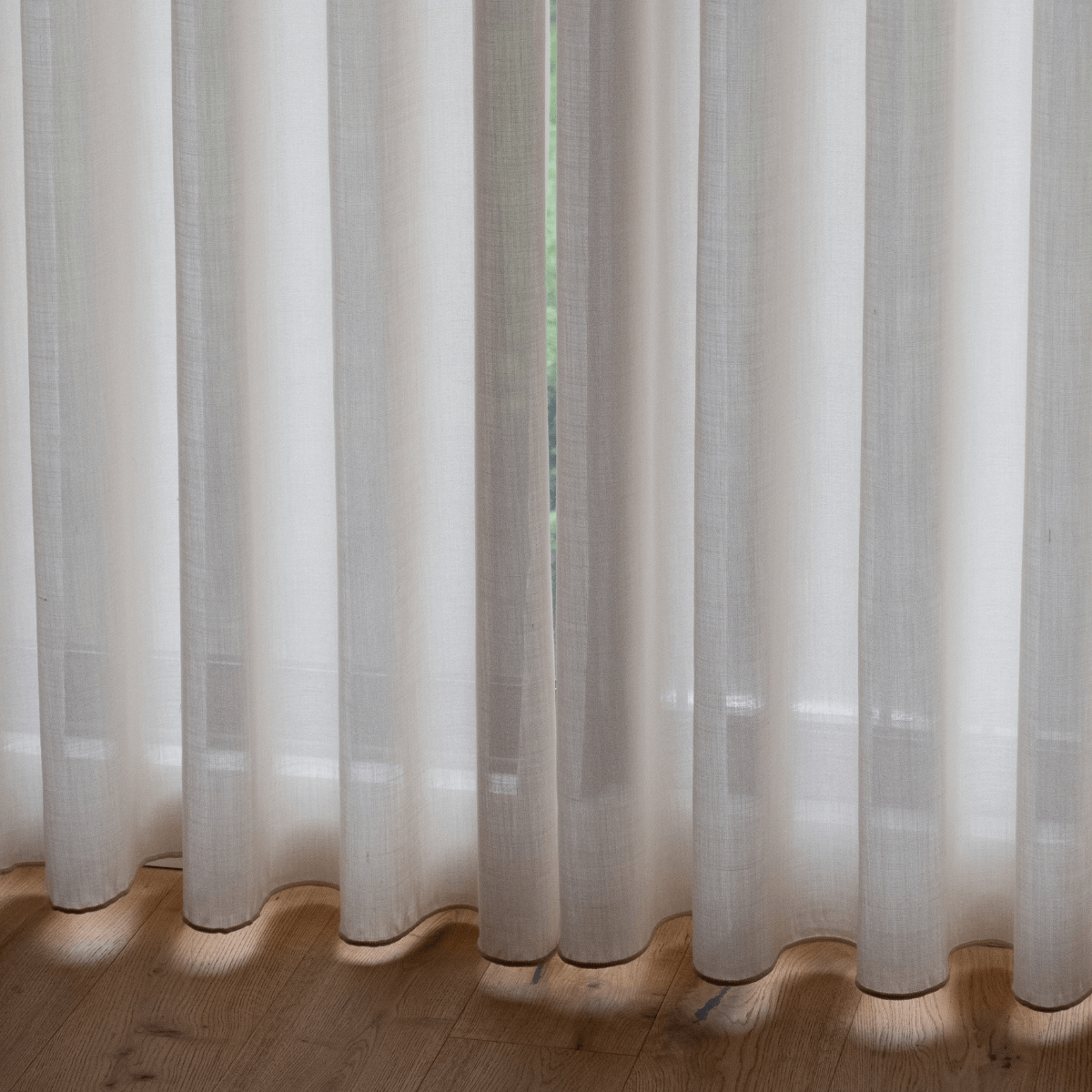 Cortina em onda aberta a meio