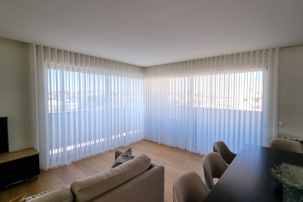 durvalinho-cortina-onda-bege-sala-canto-calha-sanca-1