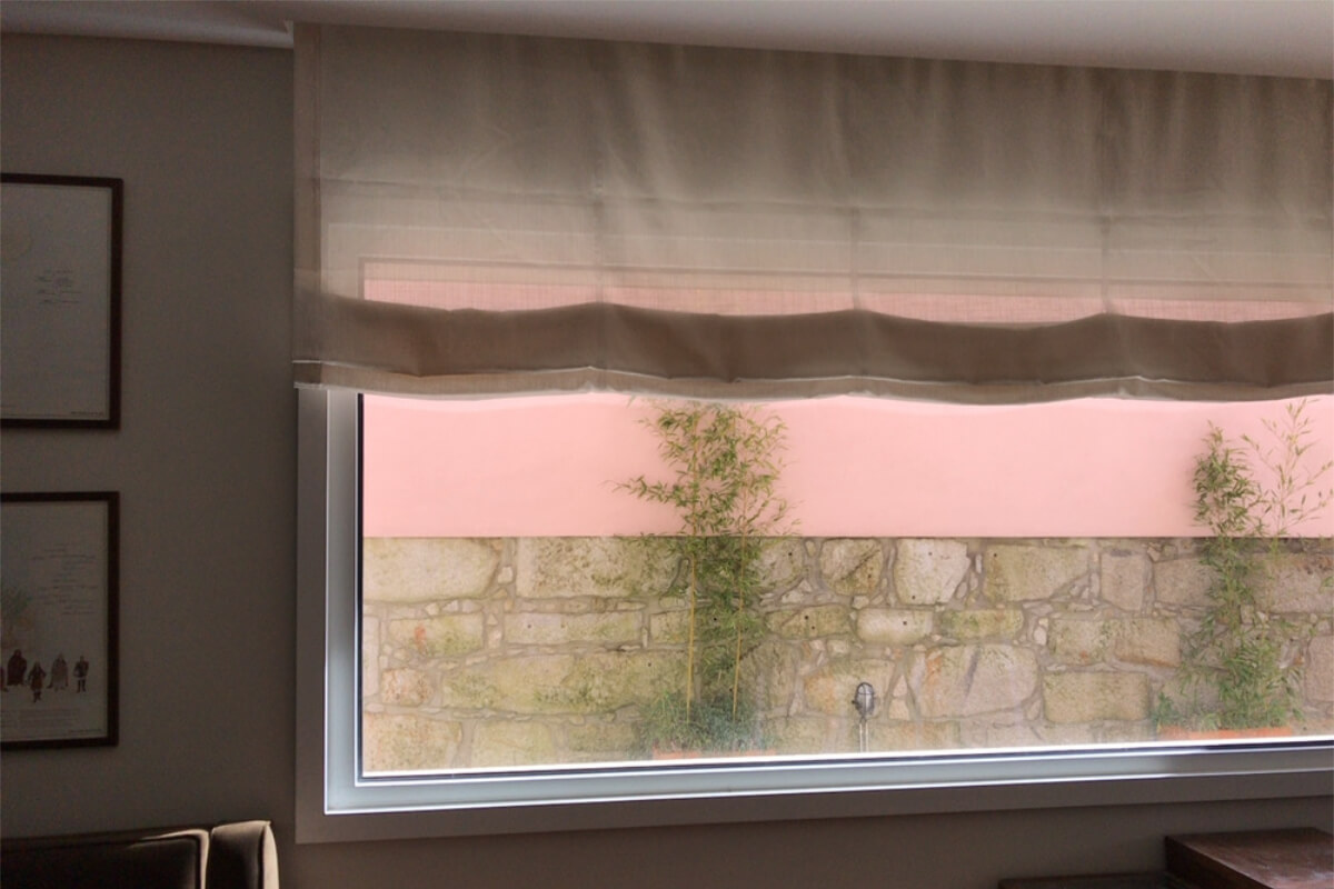 durvalinho-cortinados-decoracao-trabalhos-1200x800-011-estores-tecido-sala-jantar