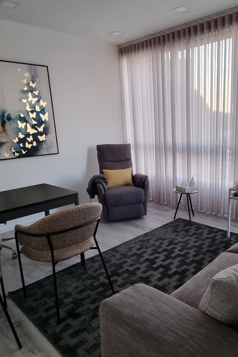 durvalinho-cortinados-decoracao-trabalhos-800x1200-6-cortinado-onda-escritorio