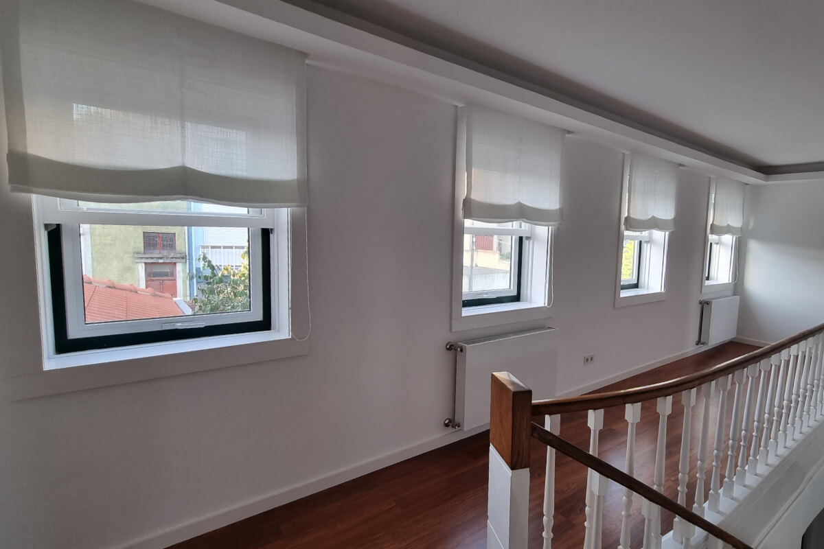 durvalinho-estore-de-tecido-1200x800-tecido-branco-3-estores-hall-quartos