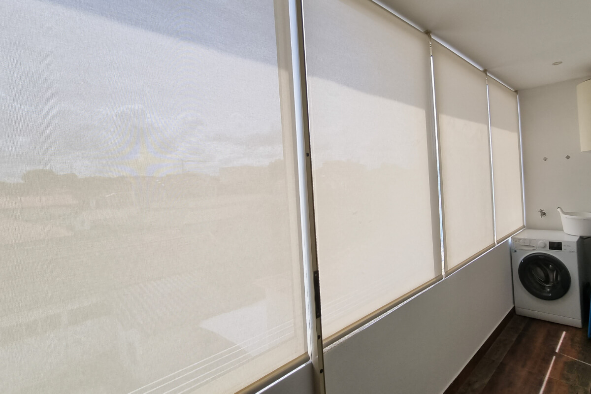 durvalinho-estore-rolo-1200x800-tela-screen-bege-lavandaria