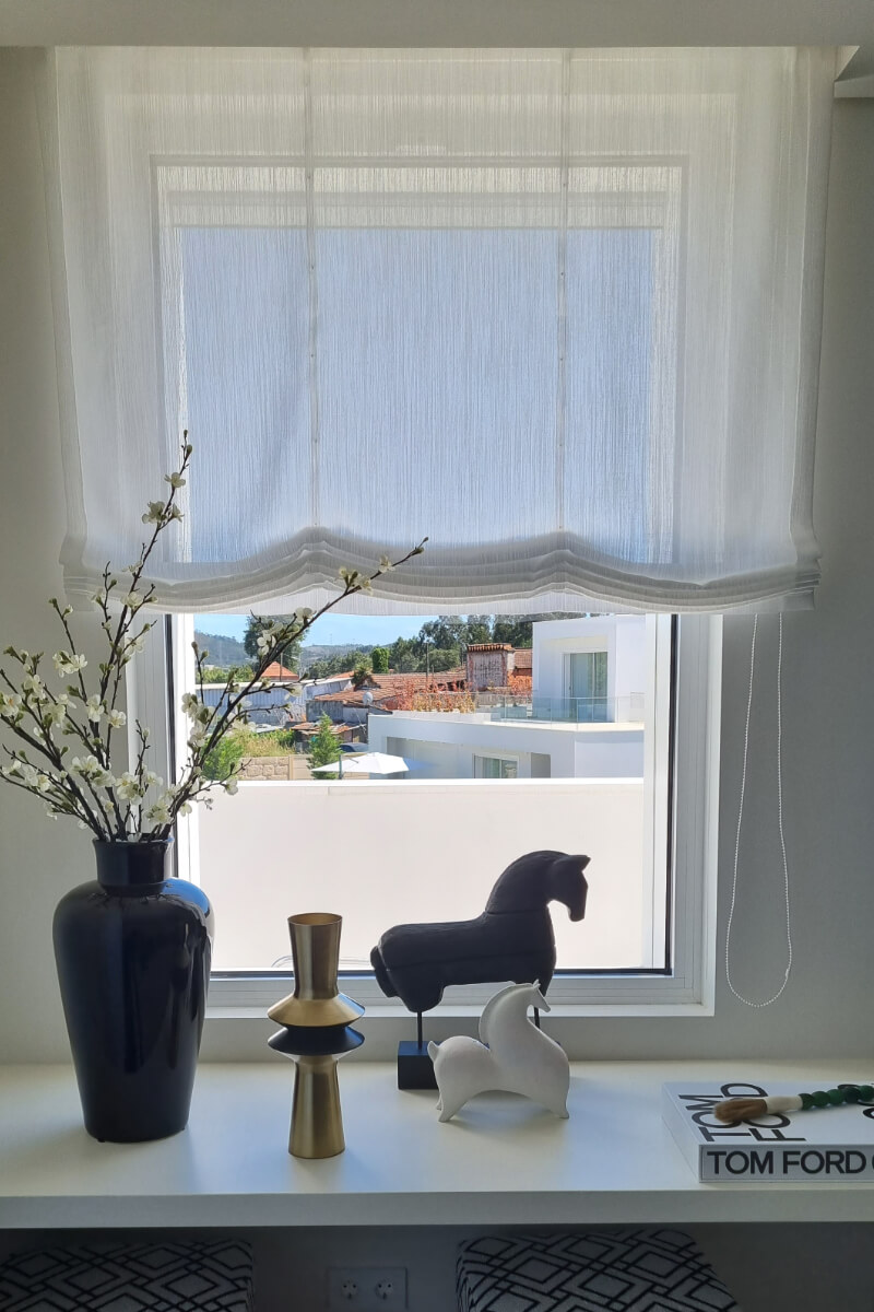 durvalinho-estore-tecido-800x1200-tecido-branco-quarto