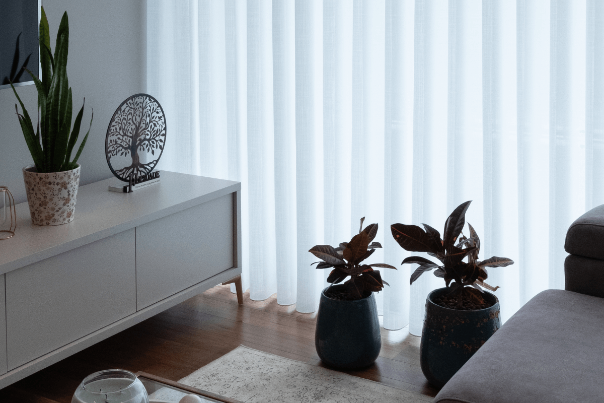 A elegância dos cortinados numa decoração moderna | Apartamento no Porto