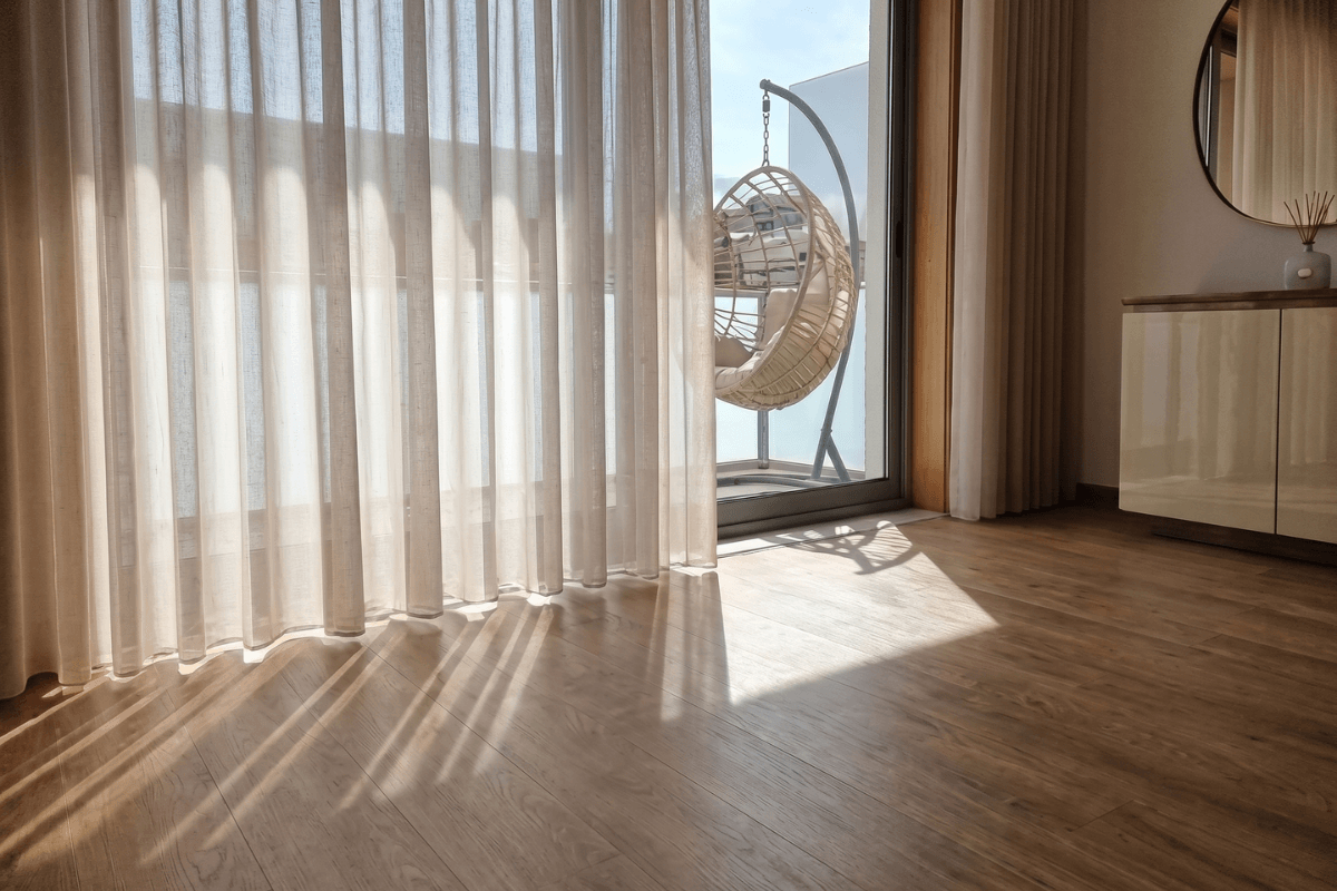 Cortinas leves para deixar entrar luz Apartamento em Matosinhos